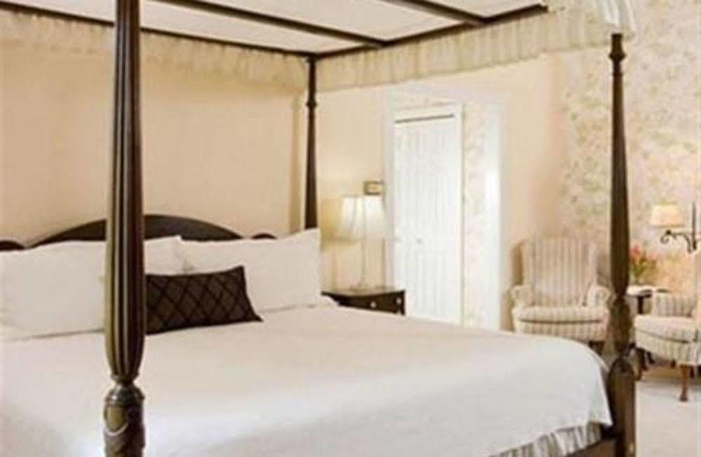 Fairville Inn Chadds Ford Екстер'єр фото